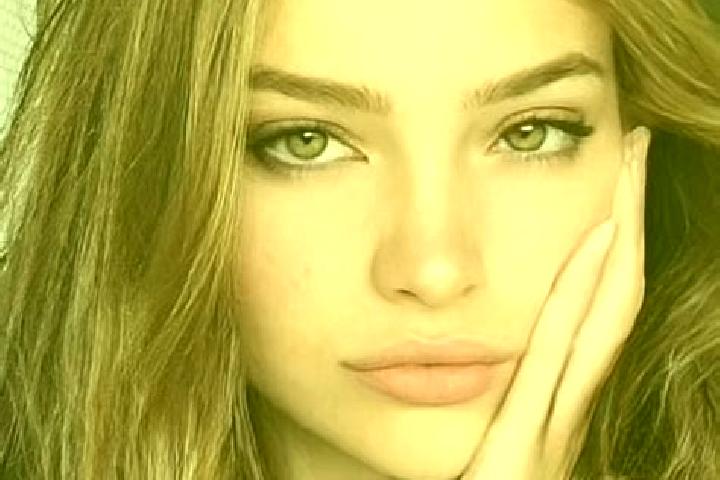 Elizabeth, 20, a blonde hazel-eyed caucasian companion based in Ophemert. Offering Prostate Massage, Couples, Party Girl, Erotic Massage, CIM. Available for ...