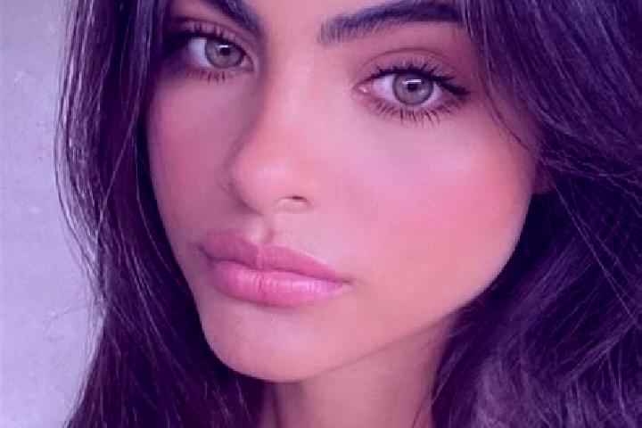 Elizabeth, 20, a brunette green-eyed mediterranean companion based in Hikarigaoka. Offering Fetish, Couples, Erotic Massage, Striptease, Roleplay. Available ...