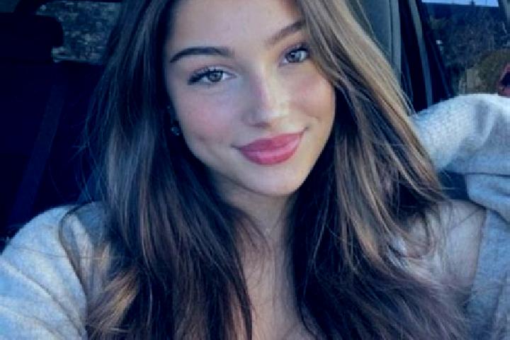 Elizabeth, 20, a dark blonde hazel-eyed latina companion based in Chenango Bridge. Offering 69, Dinner Date, Girlfriend Experience, Massage, Overnight. Avail...