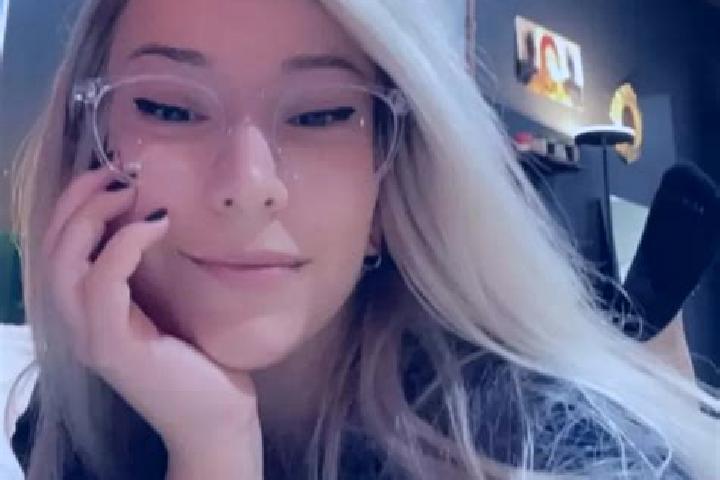 Elizabeth, 20, a platinum blonde amber-eyed asian companion based in Al Wajh. Offering Deep French Kissing, Duos, Couples. Available for incall and outcall, ...