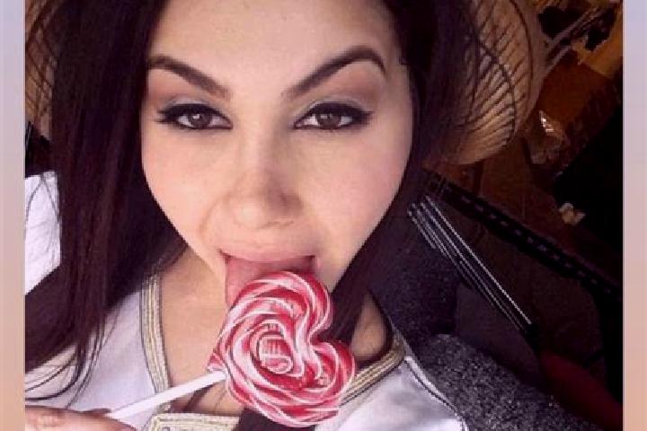 Elizabeth, 20 — Escort in Baiyu, China