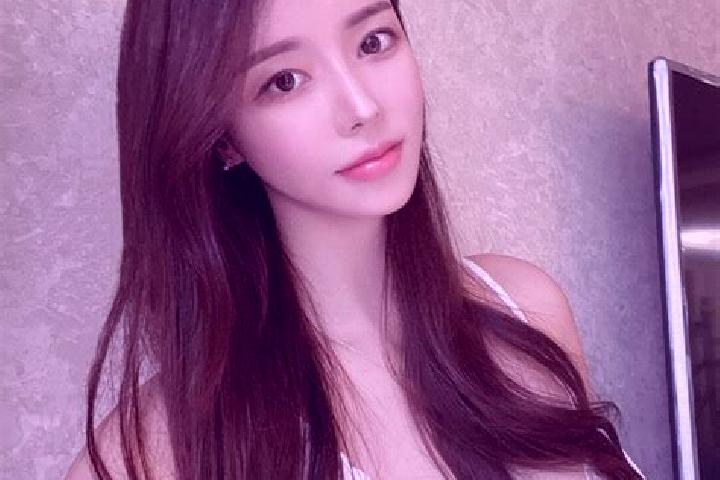 Elizabeth, 20 — Escort in Damatou, China