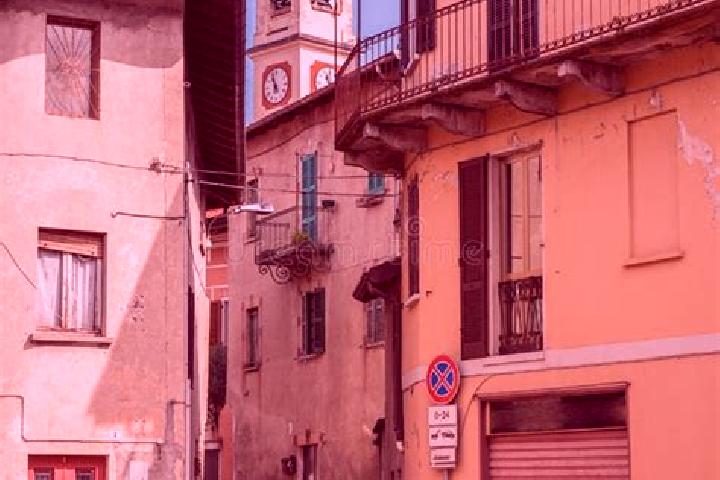 Elizabeth, 20 — Escort in Ferrera Erbognone, Italy