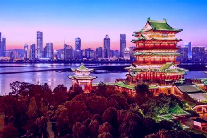 Elizabeth, 20 — Escort in Nancheng, China