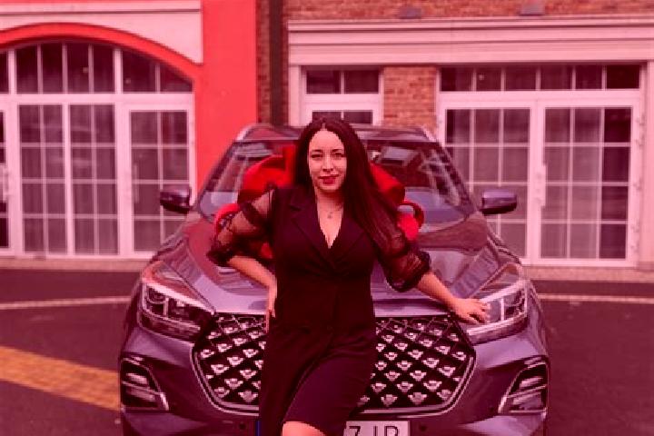 Elizabeth, 20 — Escort in Zavallya, Ukraine