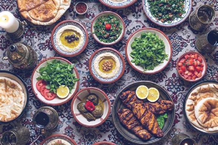 Elizabeth, 21, a auburn amber-eyed middle eastern companion based in Dohren. Offering Tantra, Dinner Date, OWO. Available for incall and outcall, overnight b...