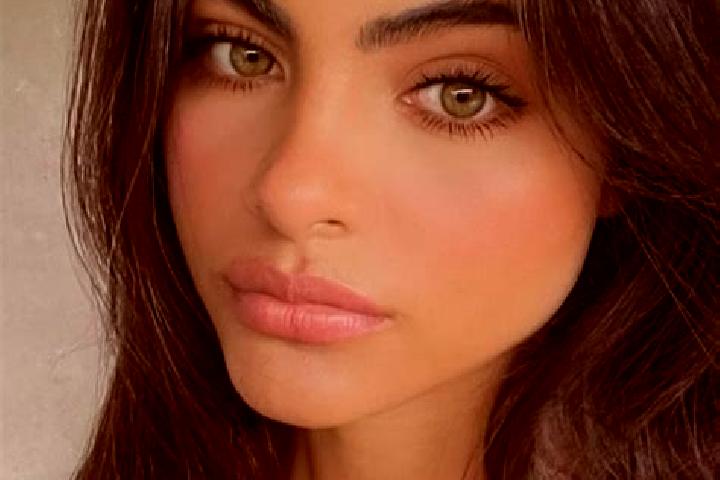 Elizabeth, 21, a black hazel-eyed european companion based in Byrdstown. Offering Domination, Striptease, GFE, Erotic Massage, A-Level. Available for incall ...