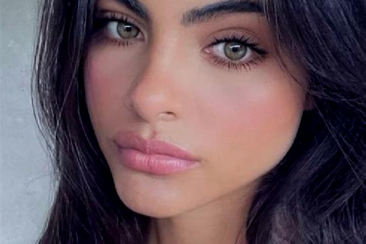 Elizabeth, 21, a brunette green-eyed middle eastern companion based in Sonnenberg. Offering Tantra, BDSM, Overnight. Available for incall and outcall, day an...