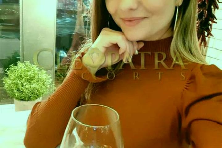 Elizabeth, 21, a red brown-eyed ebony companion based in Ciudad del Este. Offering Prostate Massage, Dinner Date, Couples, OWO. Available for incall and outc...