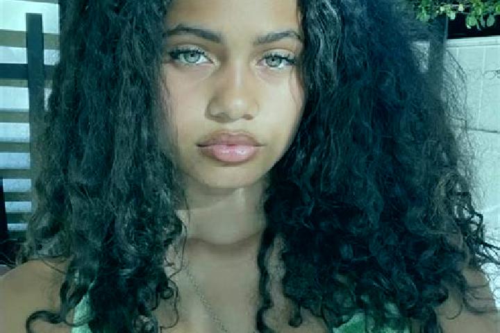 Elizabeth, 21, a red green-eyed mixed companion based in Jaciara. Offering Couples, Erotic Massage, Deep French Kissing. Available for incall and outcall, da...