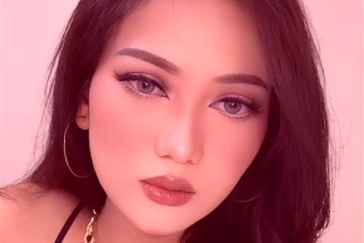 Elizabeth, 21 — Escort in Bodeh, Indonesia