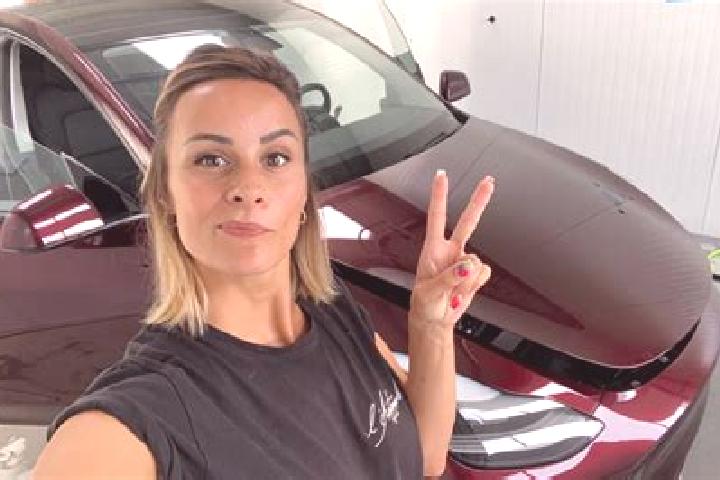Elizabeth, 21 — Escort in Epiais-Rhus, France