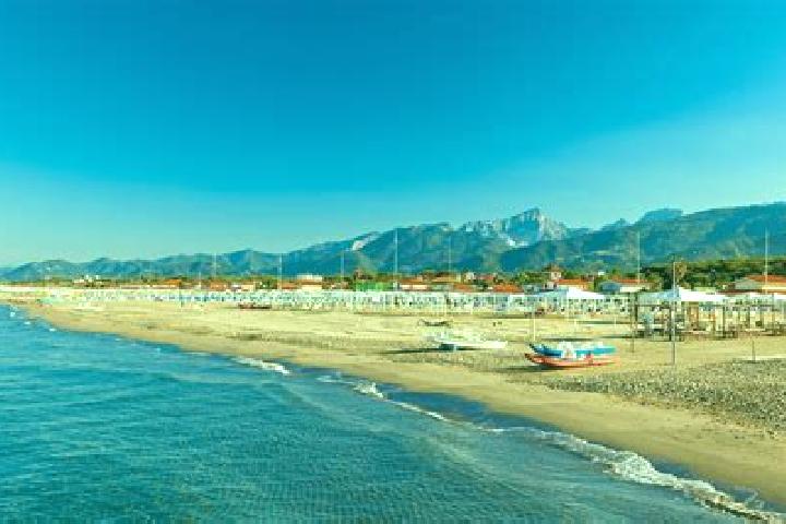 Elizabeth, 21 — Escort in Forte dei Marmi, Italy