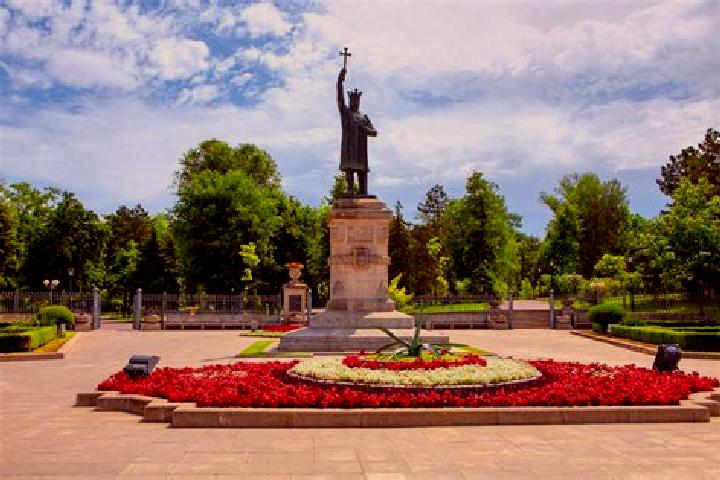 Elizabeth, 21 — Escort in Ialoveni, Moldova