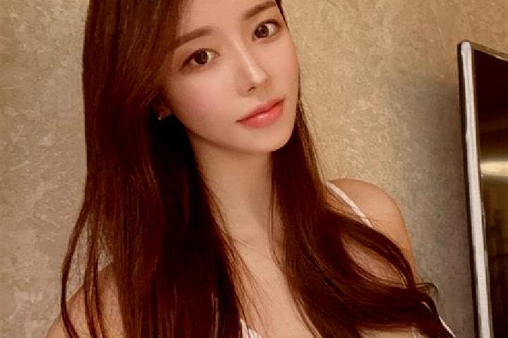 Elizabeth, 21 — Escort in Mukusaki, Indonesia