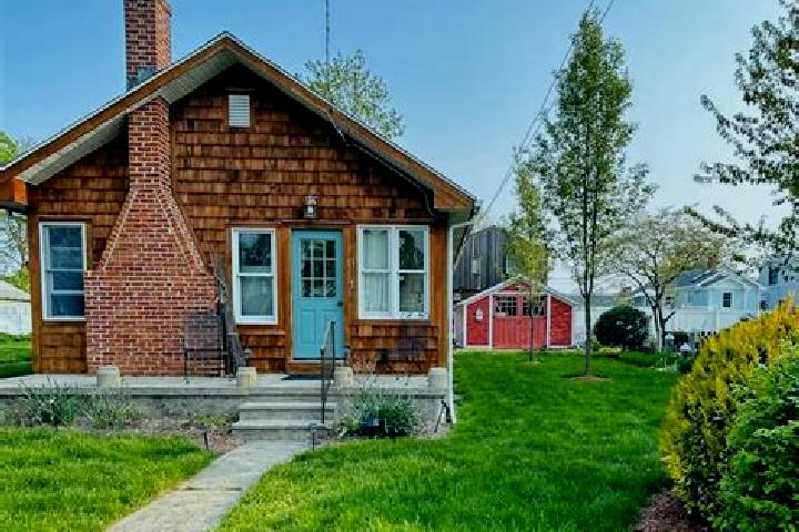 Elizabeth, 21 — Escort in Niantic, United States