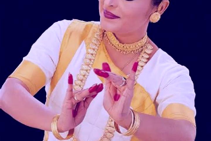 Elizabeth, 21 — Escort in Pathanamthitta, India