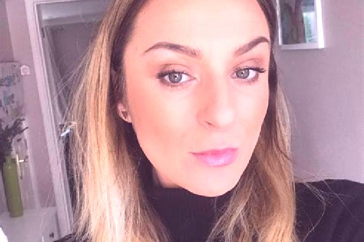 Elizabeth, 21 — Escort in Rosioru, Romania