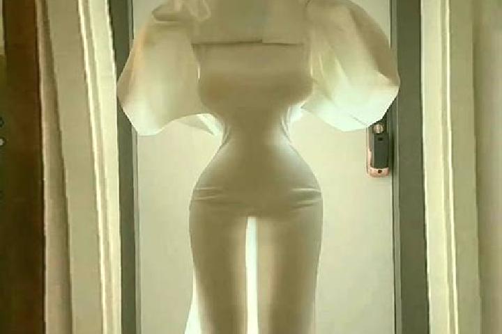 Elizabeth, 21 — Escort in Xingzi, China