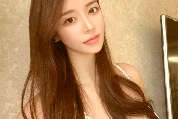 Elizabeth, 21 — Escort in Xinzha, China
