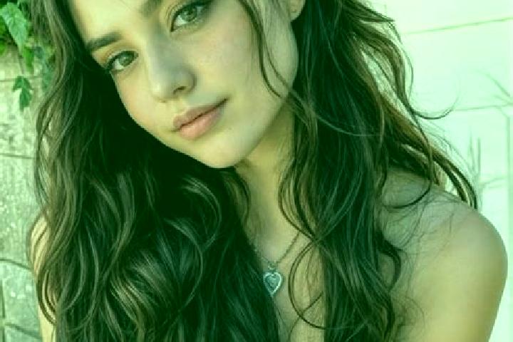 Elizabeth, 22, a auburn amber-eyed middle eastern companion based in Guemues. Offering Striptease, Roleplay, Girlfriend Experience, A-Level, Party Girl. Avai...