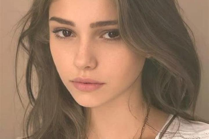 Elizabeth, 22, a brunette green-eyed slavic companion based in Malmok. Offering Deep French Kissing, Tantra, Domination, Overnight, OWO. Available for incall...