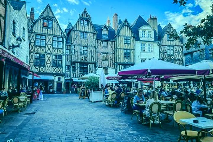 Elizabeth, 22 — Escort in Champsac, France