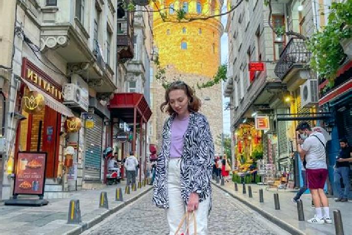 Elizabeth, 22 — Escort in Galata, Cyprus