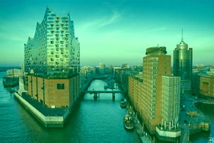 Elizabeth, 22 — Escort in HafenCity, Germany