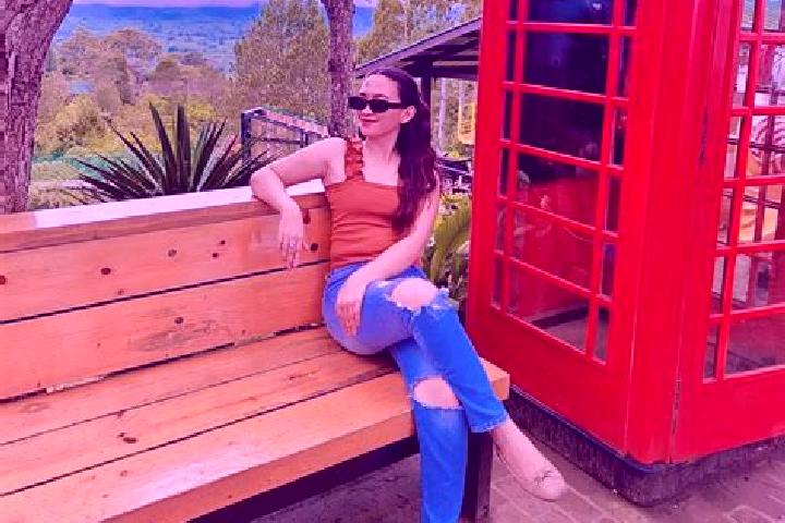 Elizabeth, 22 — Escort in Teta Satu, Indonesia