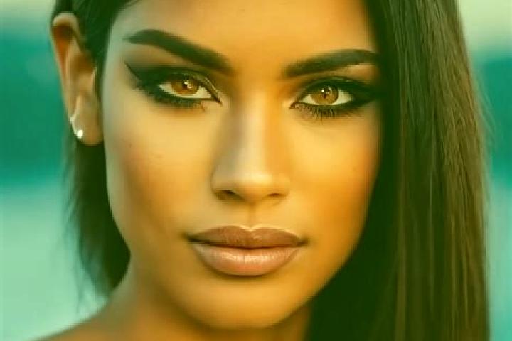 Elizabeth, 23, a black amber-eyed latina companion based in Tongtuan. Offering Tantra, Couples. Available for incall and outcall, day and evening dates.