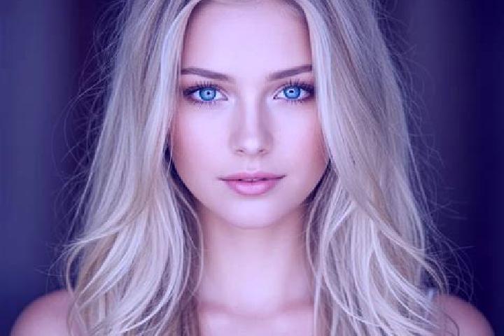 Elizabeth, 23, a blonde amber-eyed mixed companion based in Gohad. Offering BDSM, Erotic Massage, Fetish. Available for incall and outcall, overnight booking...