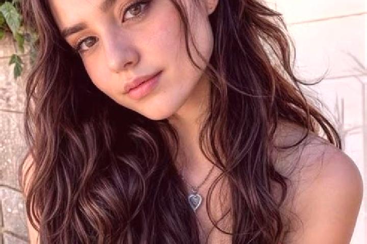 Elizabeth, 23, a brunette hazel-eyed caribbean companion based in Knebworth. Offering CIM, Fetish, Striptease, Dinner Date, Deep French Kissing. Available fo...