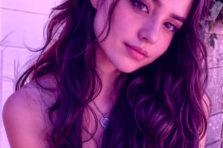 Elizabeth, 23, a brunette hazel-eyed caucasian companion based in Kottavalasa. Offering Erotic Massage, Tantra, Dinner Date, Domination, Couples. Available f...