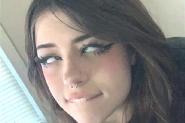 Elizabeth, 23, a chestnut dark-eyed mixed companion based in Robonkon. Offering Party Girl, CIM, OWO. Available for incall and outcall, overnight bookings av...