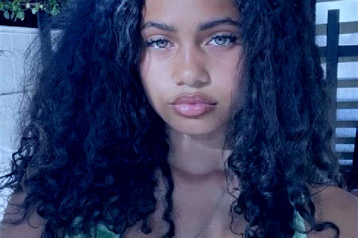 Elizabeth, 23, a chestnut green-eyed mixed companion based in Zambezi. Offering Dinner Date, Overnight, Fetish. Available for incall and outcall, day and eve...