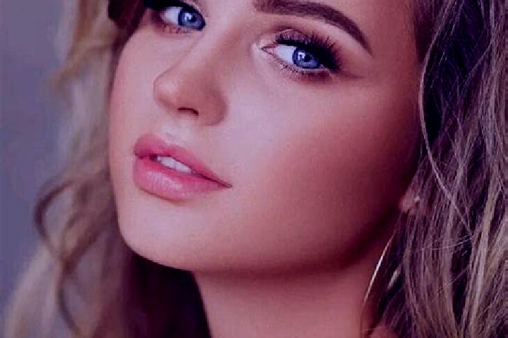 Elizabeth, 23, a dark blonde blue-eyed indian companion based in Oleggio Castello. Offering 69, Couples, Fetish, CIM. Available for incall and outcall, day a...