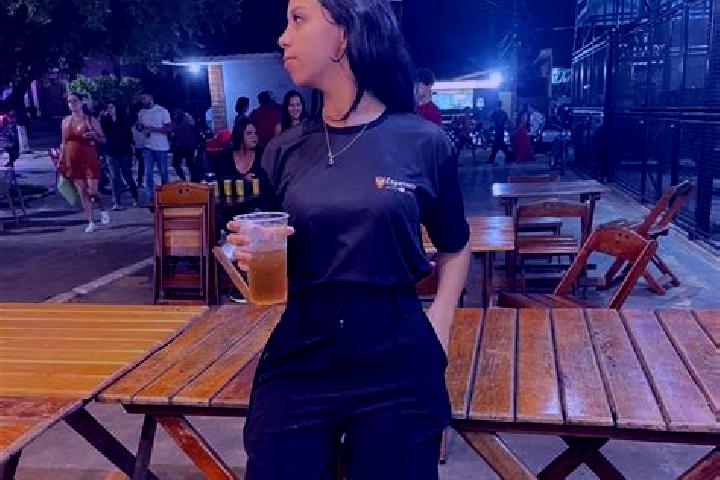 Elizabeth, 23 — Escort in Colniza, Brazil