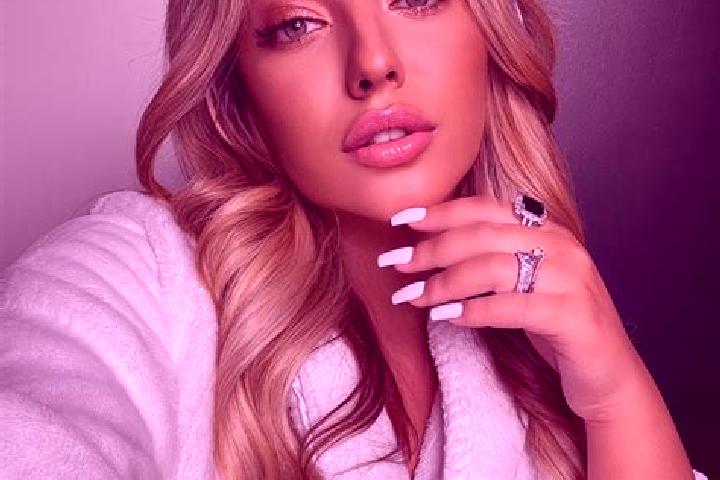 Elizabeth, 23 — Escort in Luebars, Germany