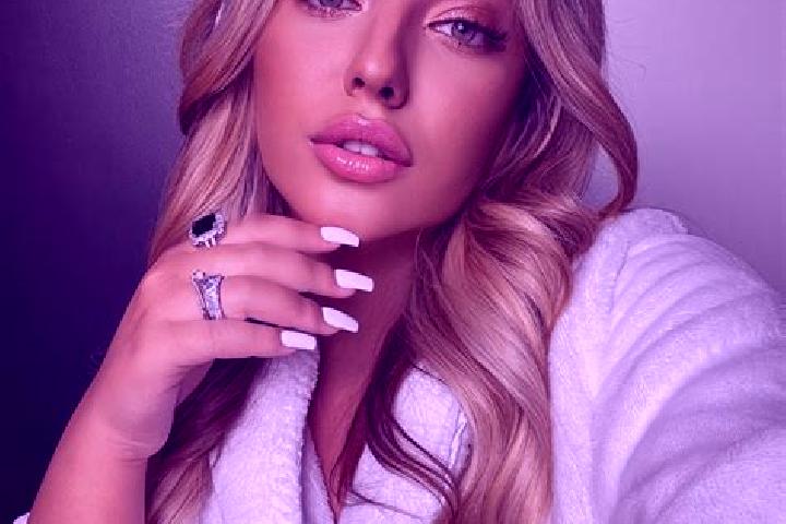 Elizabeth, 23 — Escort in Mnogoudobnoye, Russia