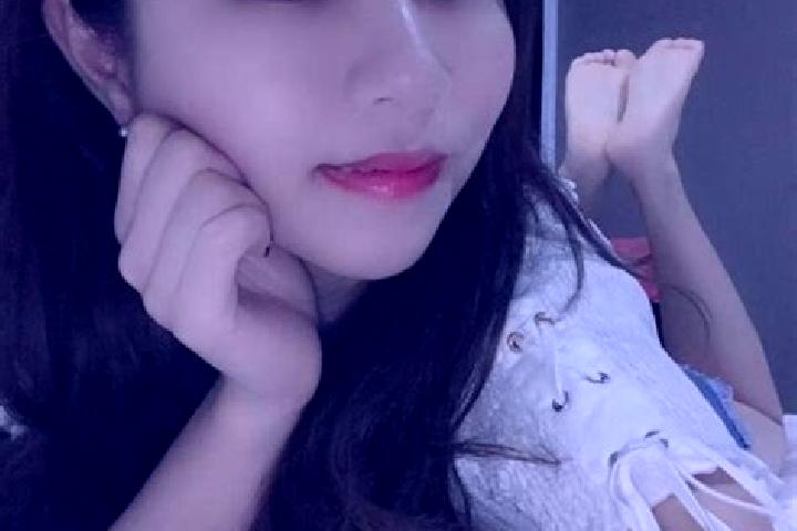 Elizabeth, 23 — Escort in Nanyang, China