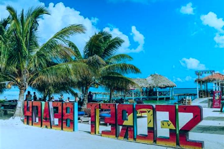Elizabeth, 23 — Escort in San Fernando, Belize