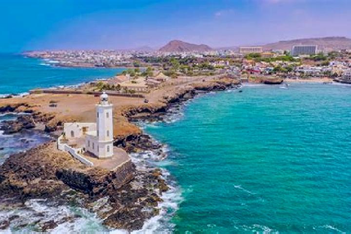Elizabeth, 23 — Escort in Vale Palmarejo, Cape Verde