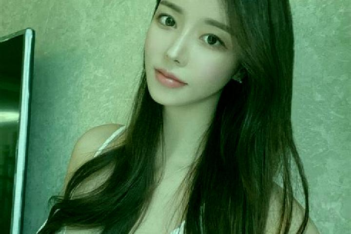 Elizabeth, 23 — Escort in Xiangkou, China