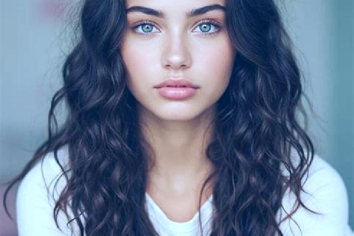 Elizabeth, 24, a auburn amber-eyed mediterranean companion based in Labuhanmaringgai. Offering Roleplay, CIM, A-Level, GFE. Available for incall and outcall,...