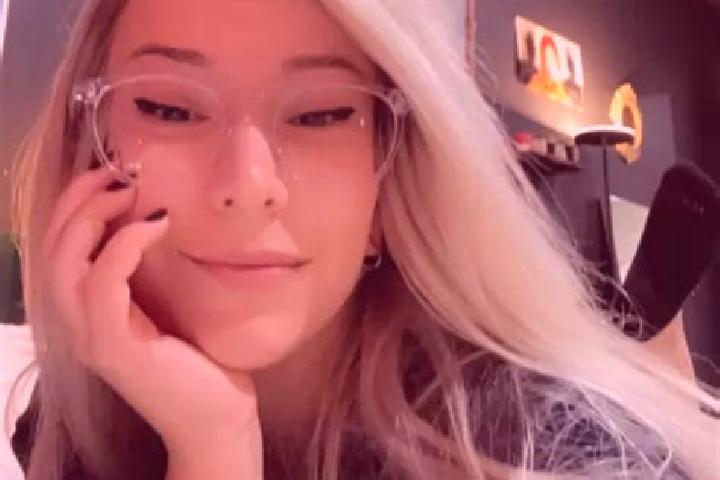 Elizabeth, 24, a blonde grey-eyed latina companion based in Kampong Sijangkang. Offering Domination, Overnight, Roleplay. Available for incall and outcall, d...