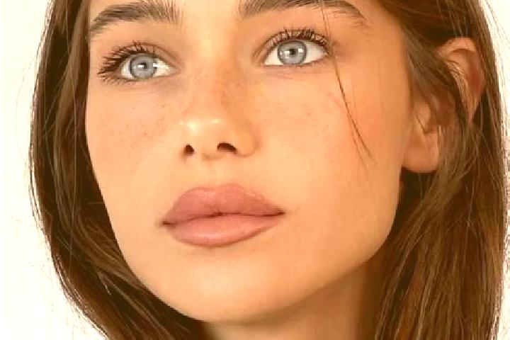 Elizabeth, 24, a brunette grey-eyed asian companion based in Zimpizahua. Offering Overnight, CIM, Travel Companion. Available for incall and outcall, day and...