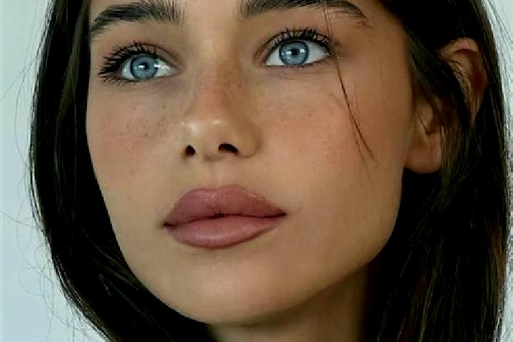 Elizabeth, 24, a brunette grey-eyed middle eastern companion based in Al Mayfa ah. Offering Couples, Fetish, Roleplay. Available for incall and outcall, over...