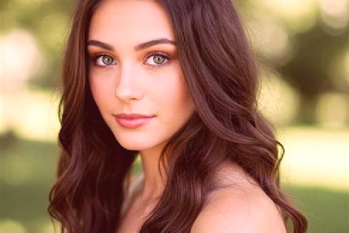 Elizabeth, 24, a brunette hazel-eyed caribbean companion based in Ccapi. Offering Overnight, Erotic Massage, Massage. Available for incall and outcall, day a...