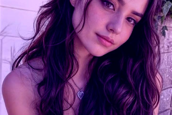 Elizabeth, 24, a dark blonde hazel-eyed middle eastern companion based in Santa Ana Coatepec. Offering Domination, A-Level, Striptease, Erotic Massage, Trave...